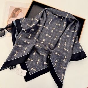 Black and Gray Women's Scarf